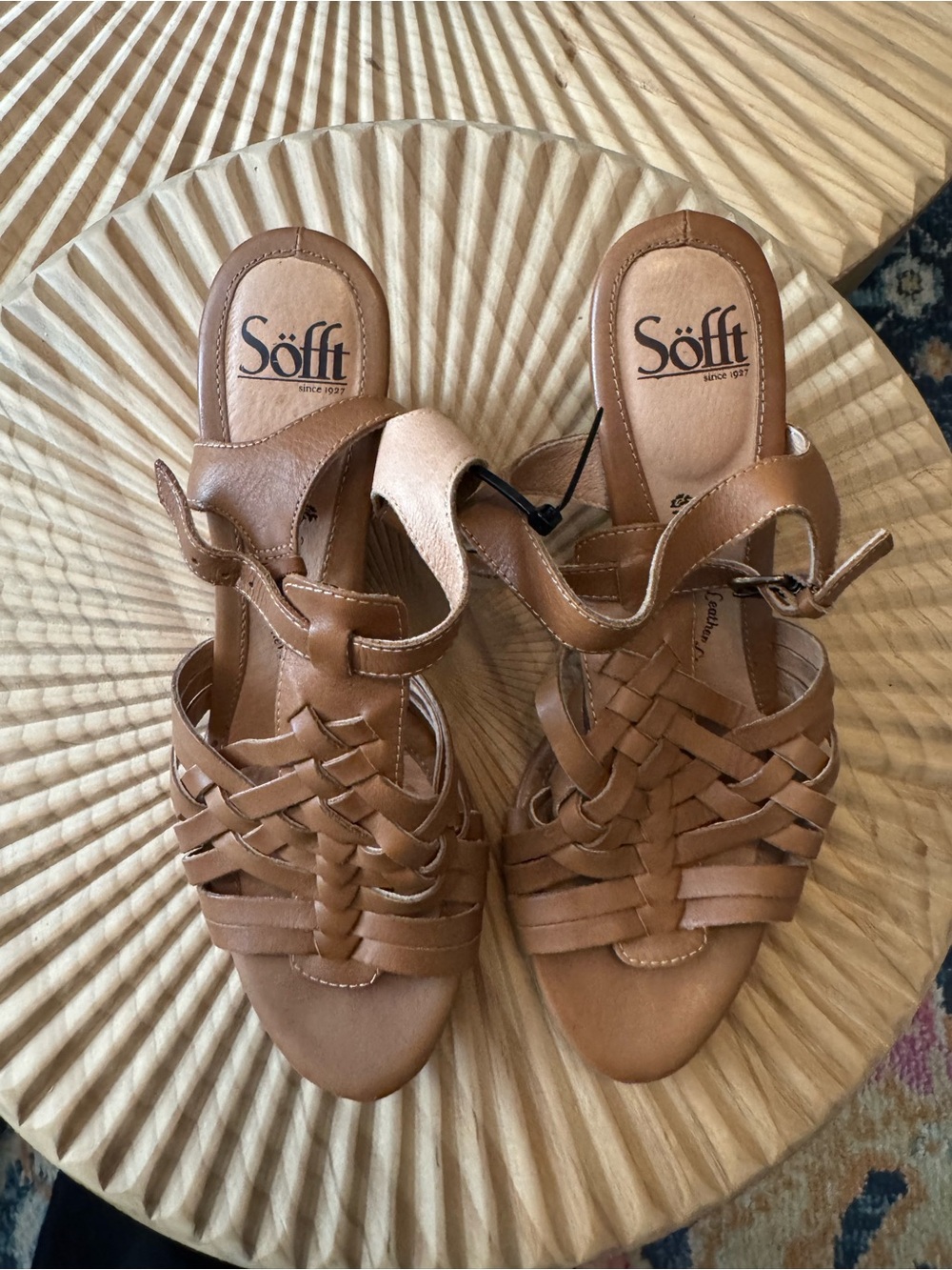 Sofft Woven Petula Leather Sandals Wedge Ankle Strap Stacked Heel Size 8.5 Tan